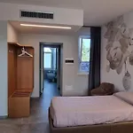 Dina Bed & Breakfast Desenzano del Garda