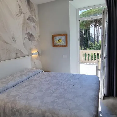 Dina Couette-café 3*