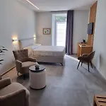 B&B Dina 데센자노델가르다