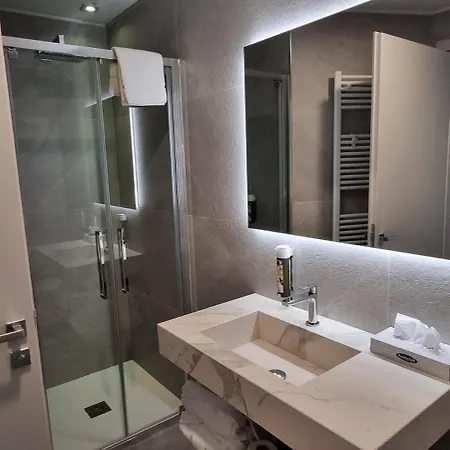 Dina 4* Desenzano del Garda