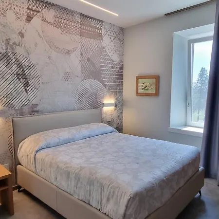 Dina 4* Desenzano del Garda