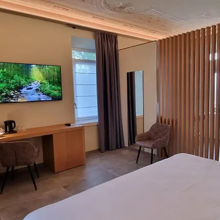 Dina 4* Desenzano del Garda