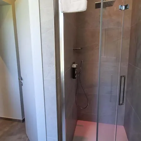 Dina Bed & Breakfast Desenzano del Garda