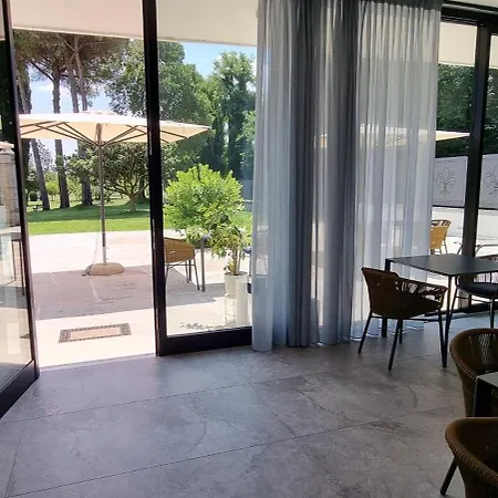Dina 4* Desenzano del Garda