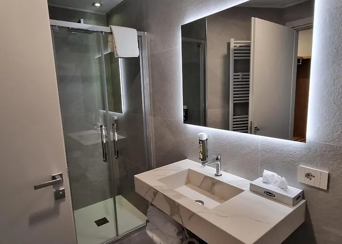 Dina 4* Desenzano del Garda