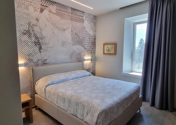 Dina 4* Desenzano del Garda