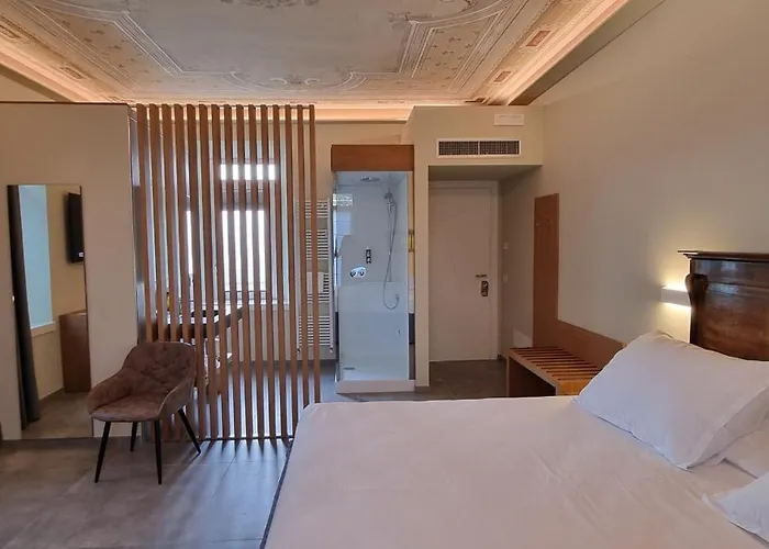 Dina 4* Desenzano del Garda