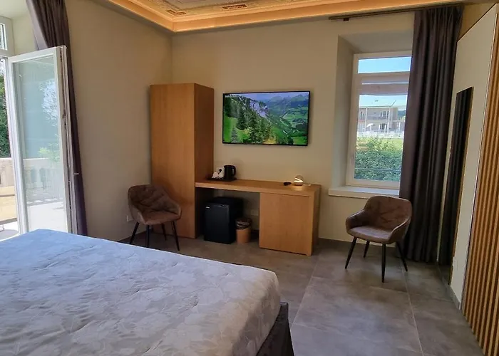 Dina 4*