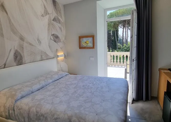 Dina Bed & Breakfast 4*