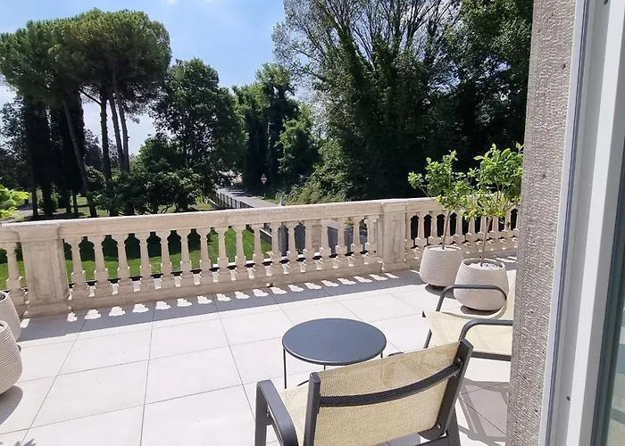 Dina Bed & Breakfast 4*