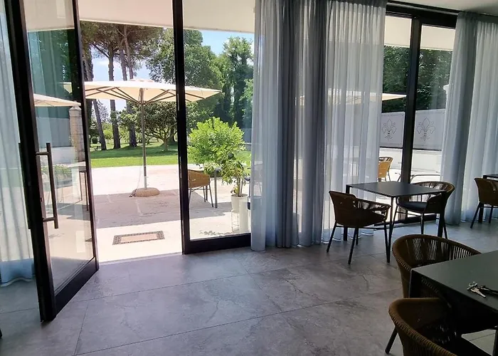 Dina 4* Desenzano del Garda