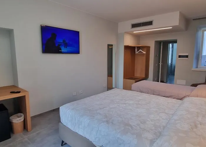 Dina Bed & Breakfast 4*