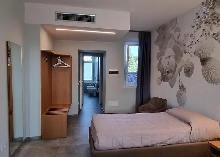 Dina Bed & Breakfast Desenzano del Garda